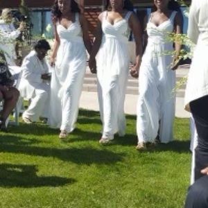 Maxi white dress, jeweled detail incorporated